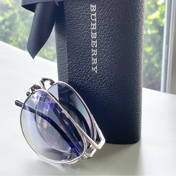 BURBERRY SUNGLASSES with ORIGINAL CASE - Picture 2 of 3